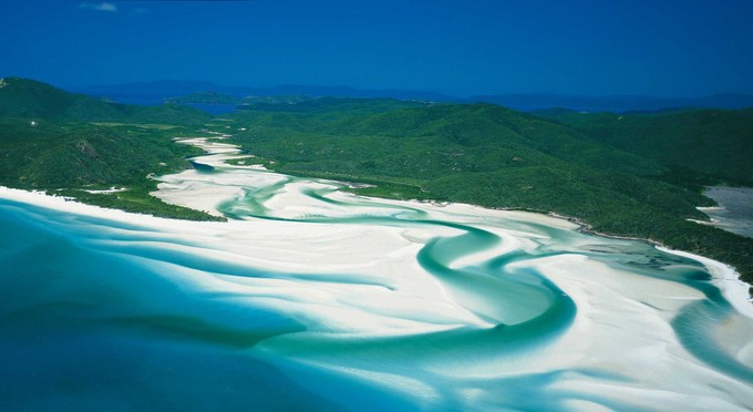 Whitehaven Beach na austrálskych ostrovoch Whitsundays