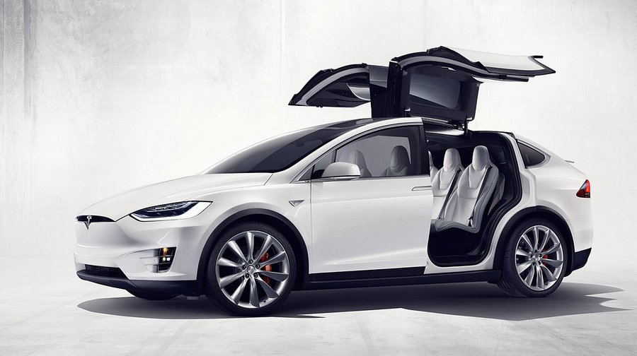 Nová Tesla Model X. 