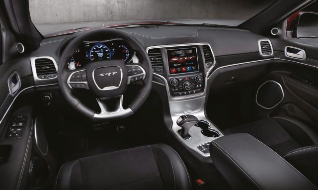 2015-Jeep-Grand-Cherokee-SRT-Interior