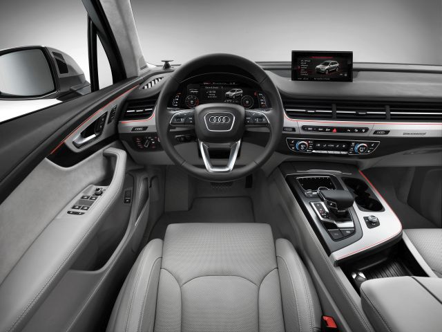 Die Fahrerassistenzsysteme im neuen Audi Q7: Ein Angebot, das neue Massstaebe setzt/Ingolstadt, 08. Januar 2015